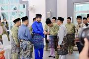 Penyerahan-sumbangan-anak-yatim-3