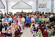 Penyerahan-sumbangan-anak-yatim-8